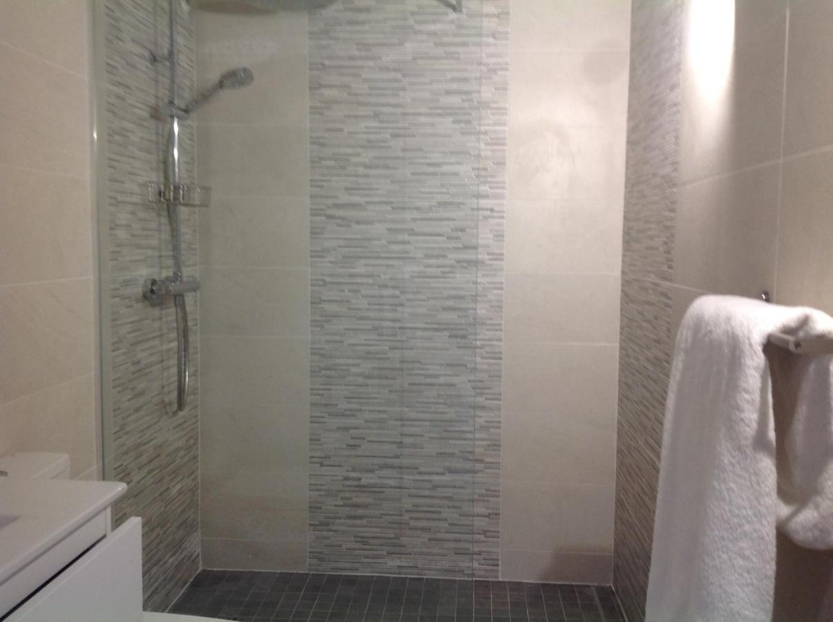 Chambre Double Avec Salle De Bain Privative 昂代 外观 照片